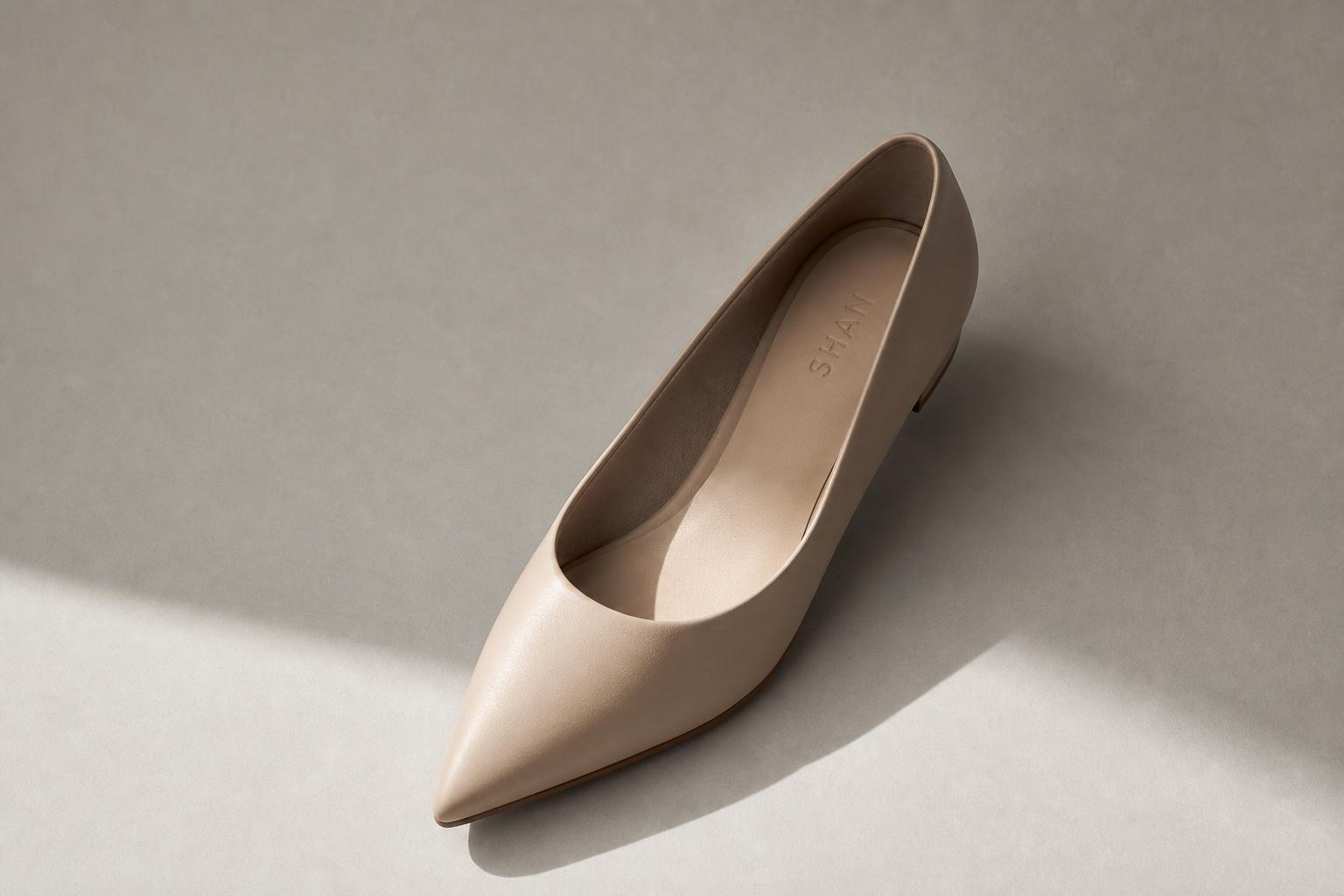 shan. — Microfiber leather footwear for the quietly confident woman
